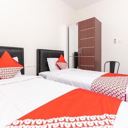 Oyo 1975 Bale Ikite Hotel Makassar Ngoại thất bức ảnh