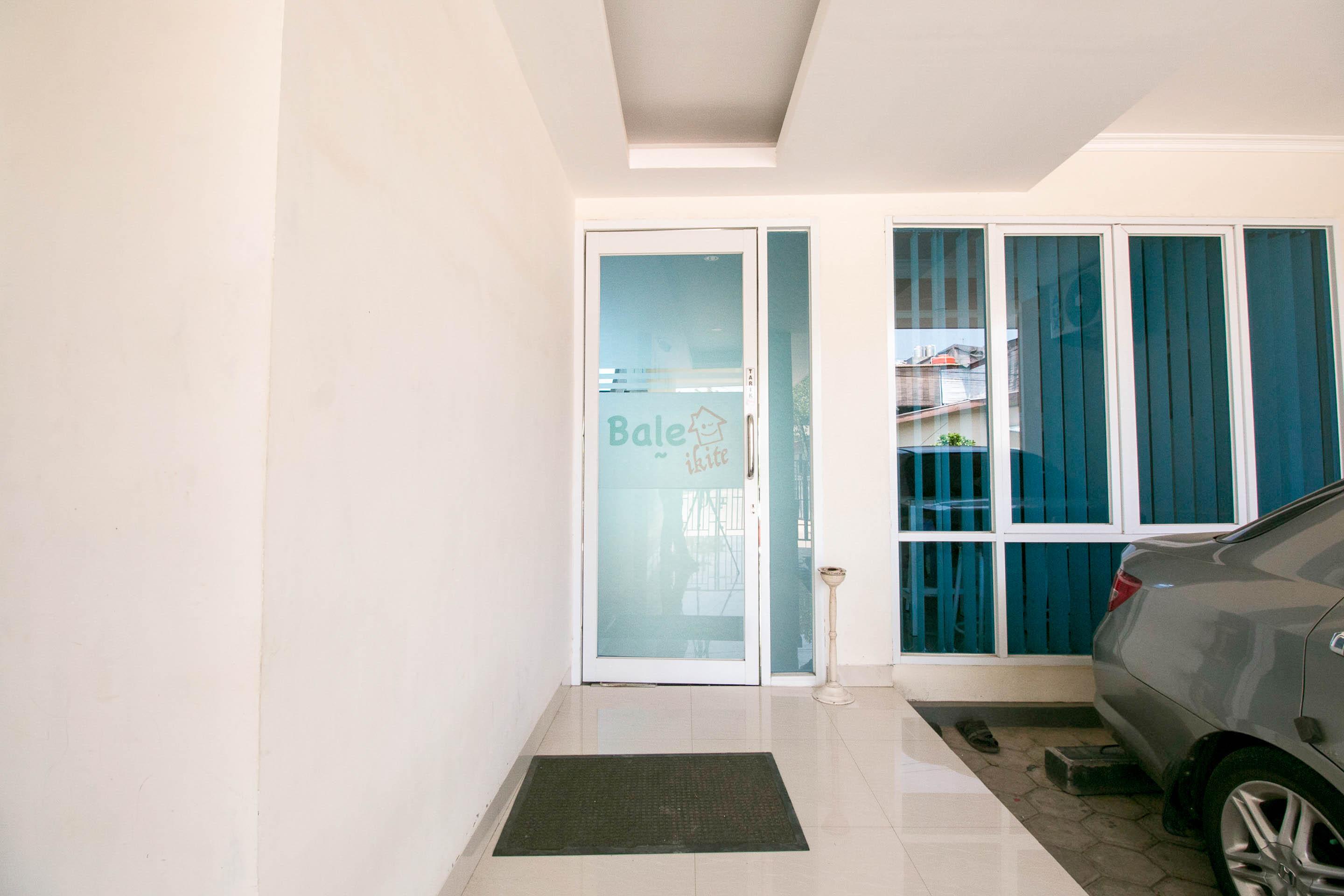 Oyo 1975 Bale Ikite Hotel Makassar Ngoại thất bức ảnh