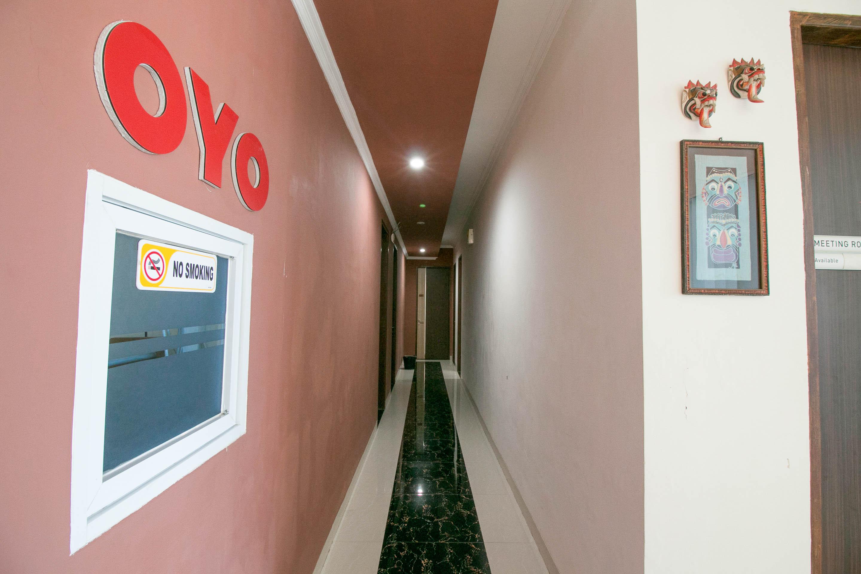 Oyo 1975 Bale Ikite Hotel Makassar Ngoại thất bức ảnh