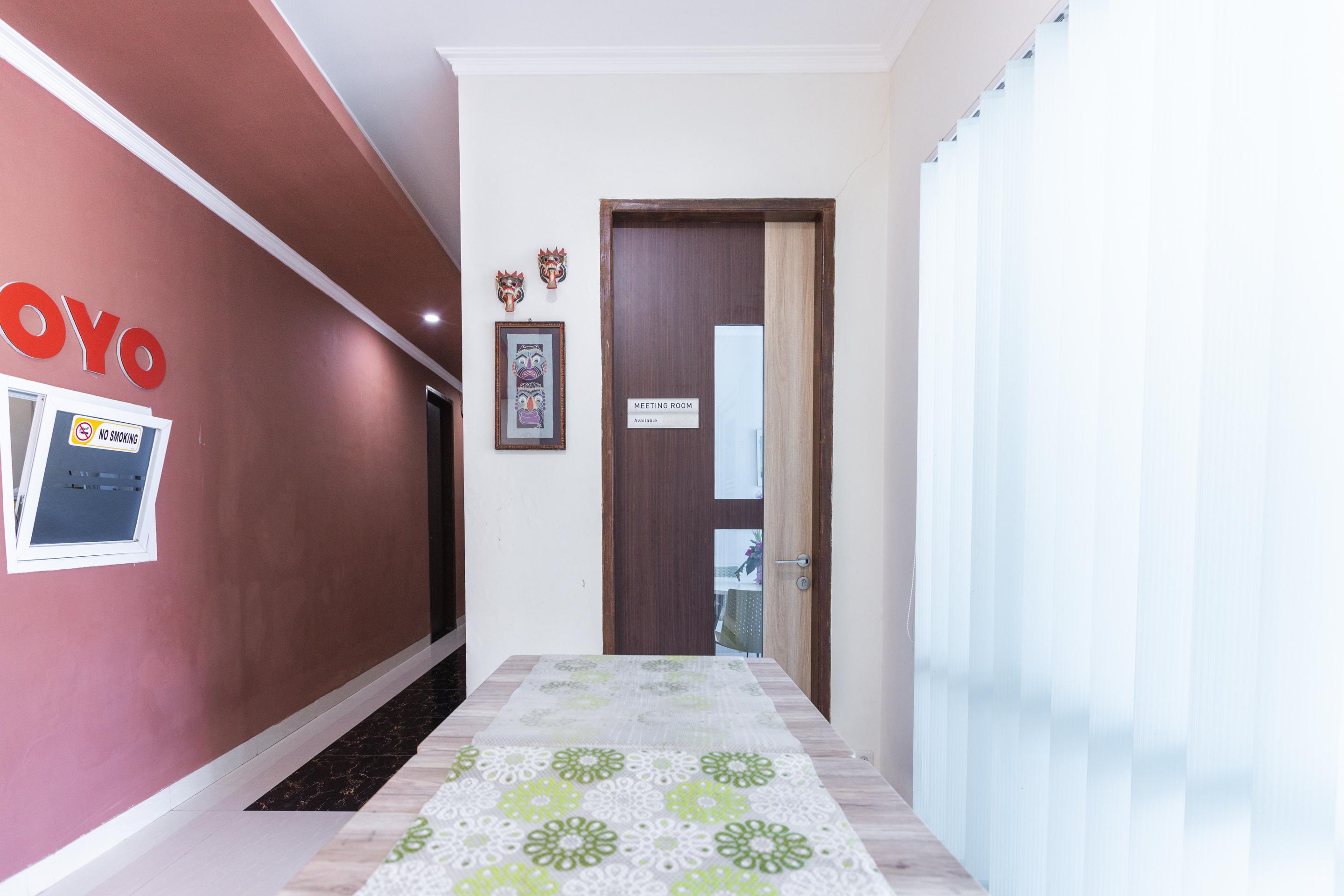Oyo 1975 Bale Ikite Hotel Makassar Ngoại thất bức ảnh