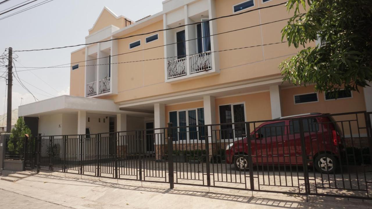 Oyo 1975 Bale Ikite Hotel Makassar Ngoại thất bức ảnh